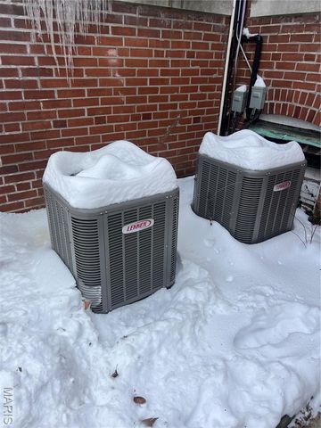 1712 Yale Avenue A, Richmond Heights, MO 63117