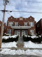 1712 Yale Avenue A, Richmond Heights, MO 63117