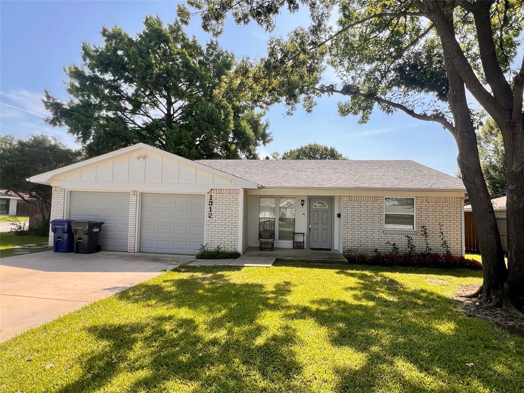 1312 White Circle, Mckinney, TX 75069