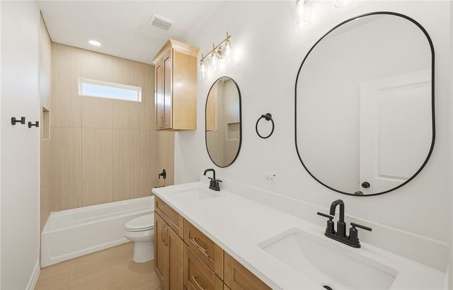 1804 Spoonbill Dr, Portland, TX 78374