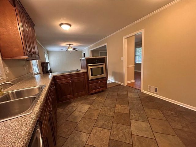 995 Melody Lane, Roswell, GA 30075