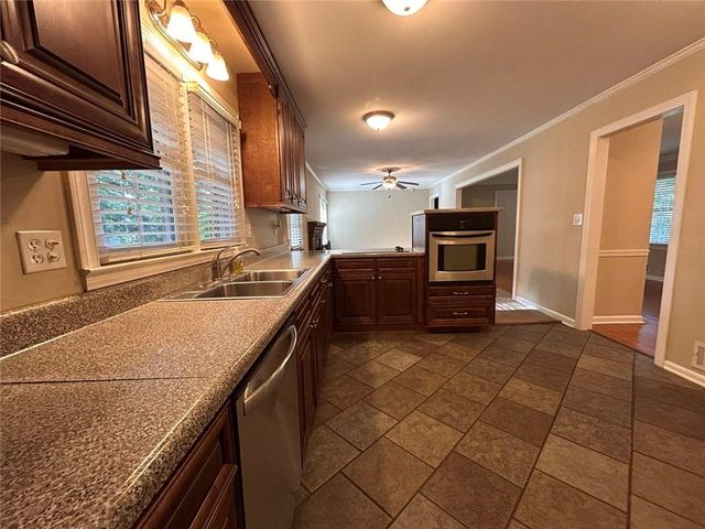995 Melody Lane, Roswell, GA 30075