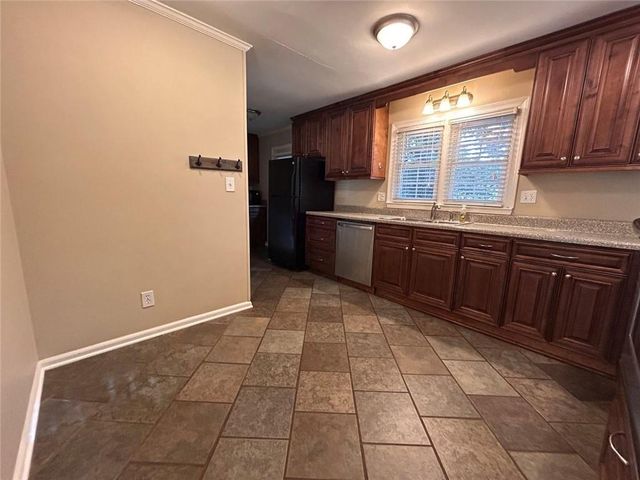 995 Melody Lane, Roswell, GA 30075