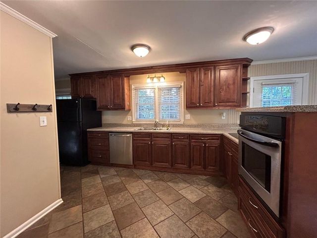 995 Melody Lane, Roswell, GA 30075