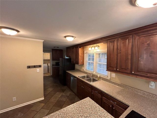 995 Melody Lane, Roswell, GA 30075