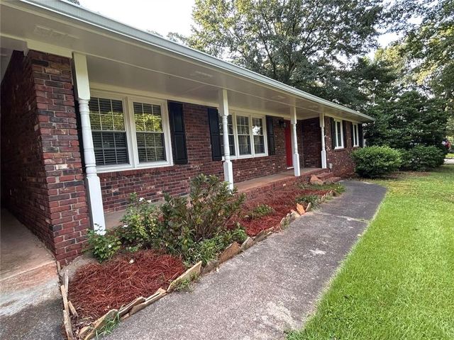 995 Melody Lane, Roswell, GA 30075