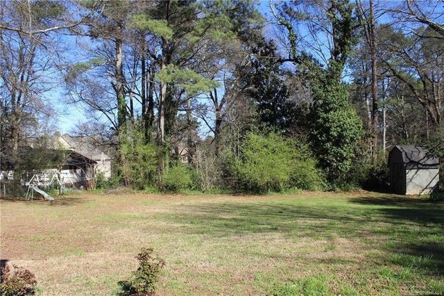 995 Melody Lane, Roswell, GA 30075