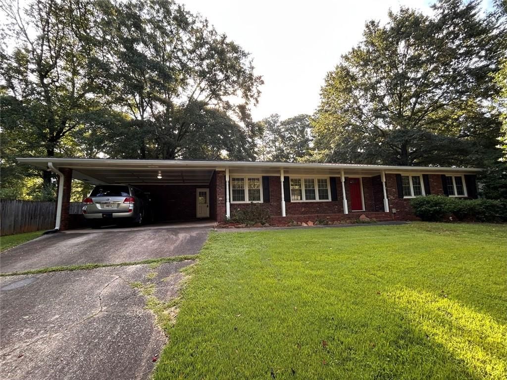 995 Melody Lane, Roswell, GA 30075