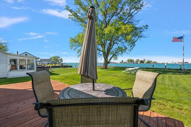 8395 N Channel Drive, Algonac, MI 48001