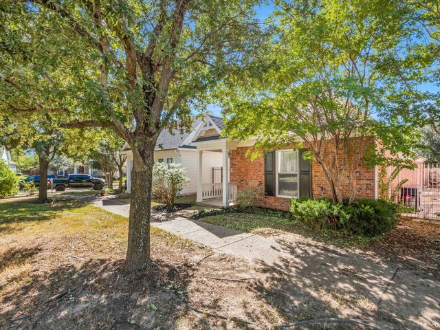3722 Prague Mews, Dallas, TX 75236