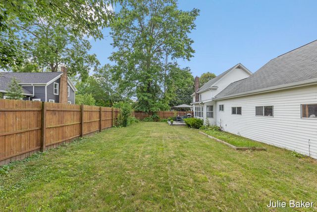 40 S Monroe Street Ne, Rockford City, MI 49341