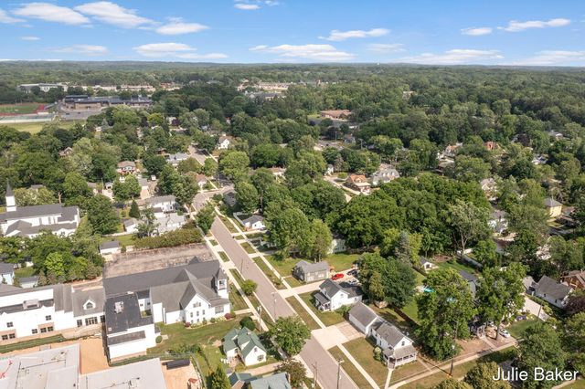 40 S Monroe Street Ne, Rockford City, MI 49341