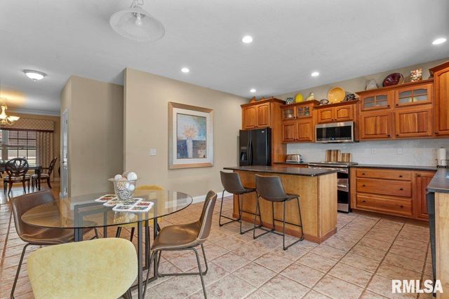 2010 STONEHAVEN Drive, Chatham, IL 62629