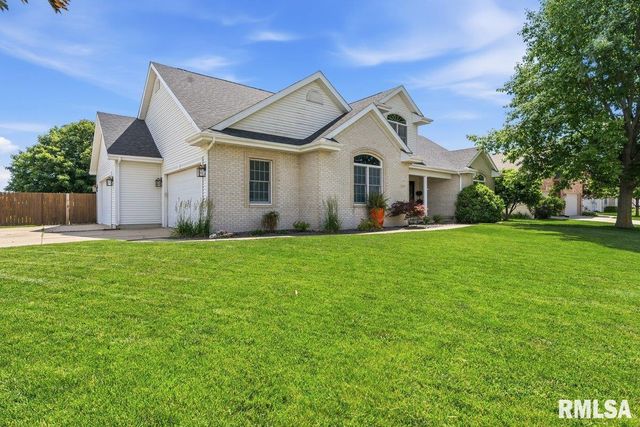 2010 STONEHAVEN Drive, Chatham, IL 62629