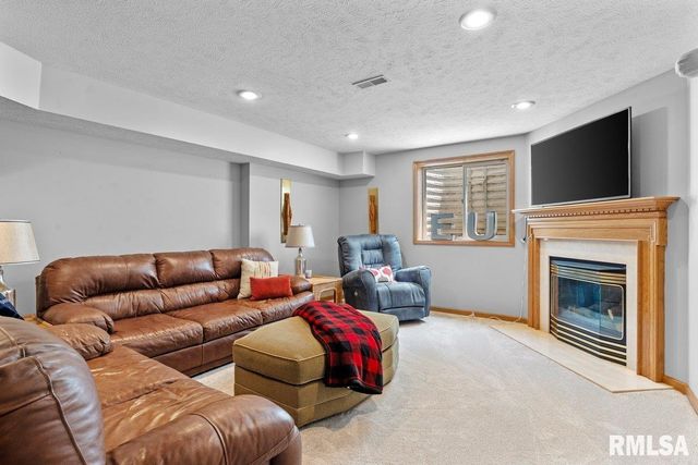 2010 STONEHAVEN Drive, Chatham, IL 62629