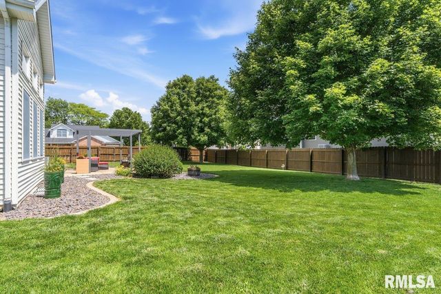 2010 STONEHAVEN Drive, Chatham, IL 62629