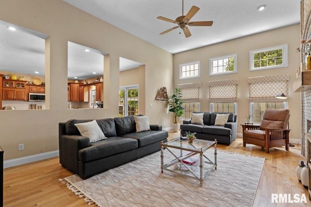 2010 STONEHAVEN Drive, Chatham, IL 62629