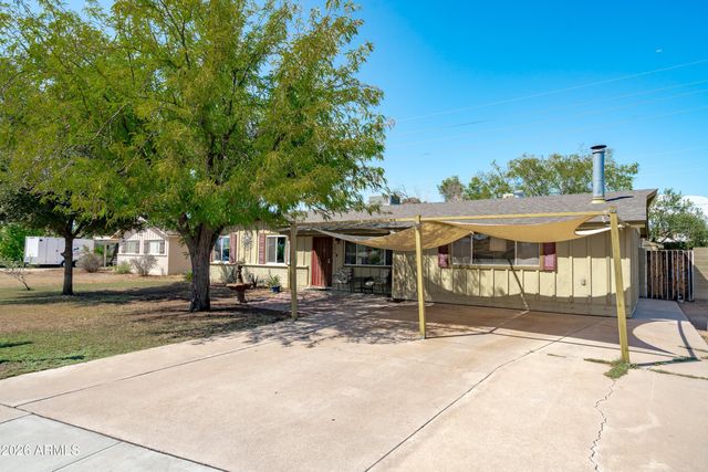 2214 W KEIM Drive, Phoenix, AZ 85015