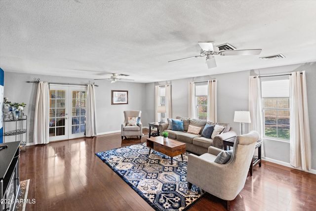 2214 W KEIM Drive, Phoenix, AZ 85015