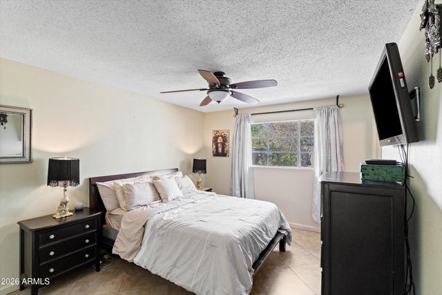 2214 W KEIM Drive, Phoenix, AZ 85015