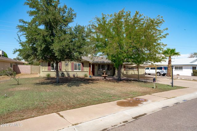 2214 W KEIM Drive, Phoenix, AZ 85015