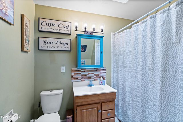 2214 W KEIM Drive, Phoenix, AZ 85015