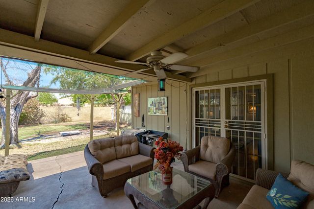 2214 W KEIM Drive, Phoenix, AZ 85015