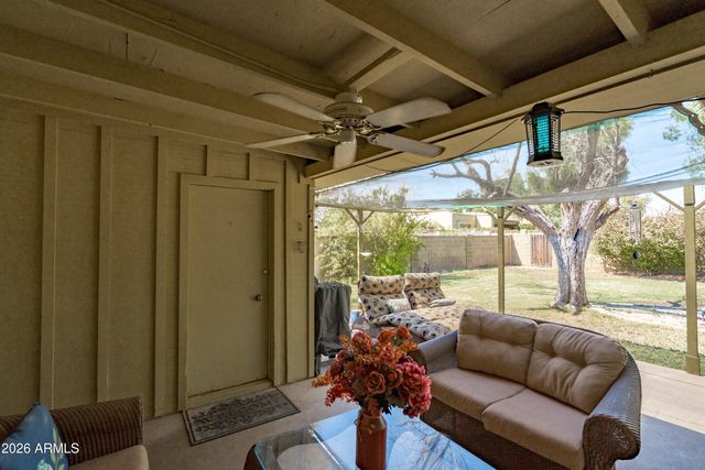 2214 W KEIM Drive, Phoenix, AZ 85015