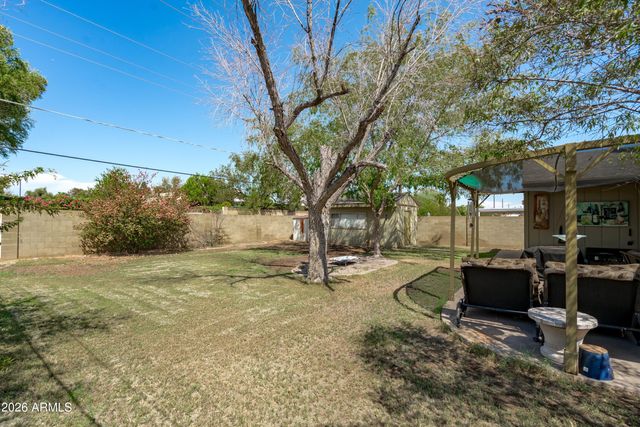 2214 W KEIM Drive, Phoenix, AZ 85015