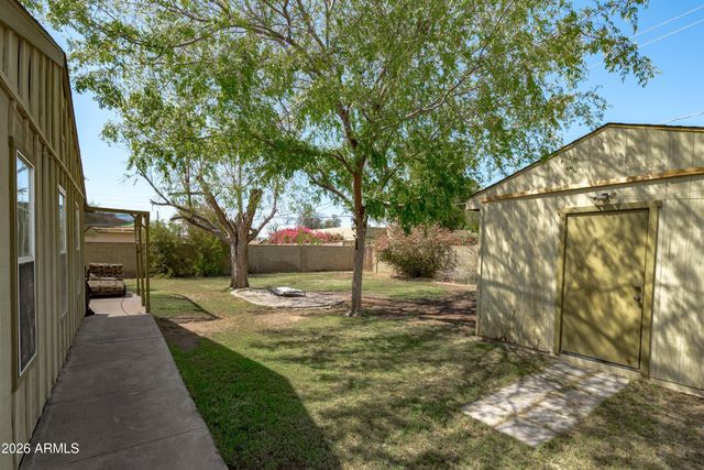 2214 W KEIM Drive, Phoenix, AZ 85015