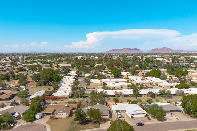 2214 W KEIM Drive, Phoenix, AZ 85015