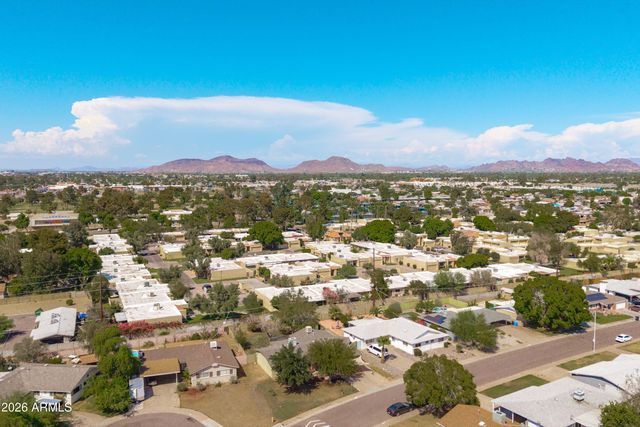 2214 W KEIM Drive, Phoenix, AZ 85015