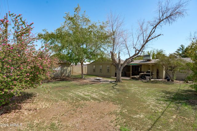 2214 W KEIM Drive, Phoenix, AZ 85015