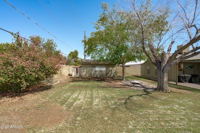 2214 W KEIM Drive, Phoenix, AZ 85015