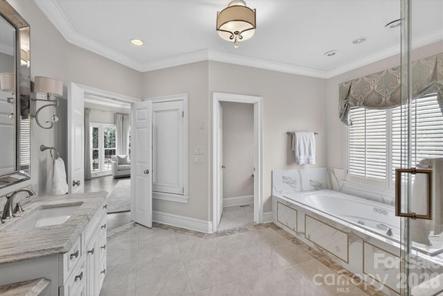 6803 Linkside Court, Charlotte, NC 28277