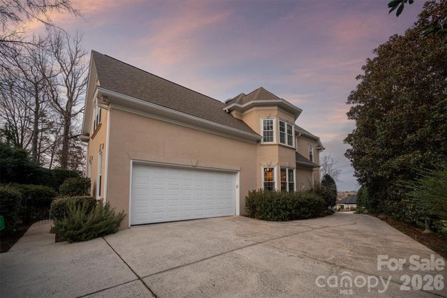 6803 Linkside Court, Charlotte, NC 28277