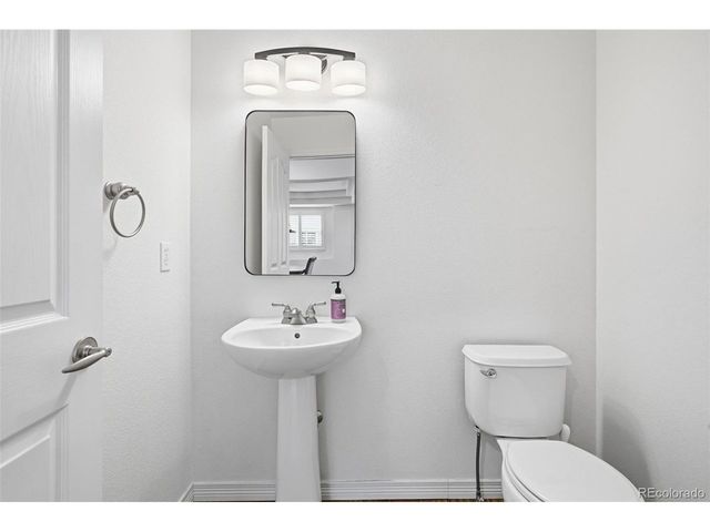 1744 Edgewater Pl, Longmont, CO 80504