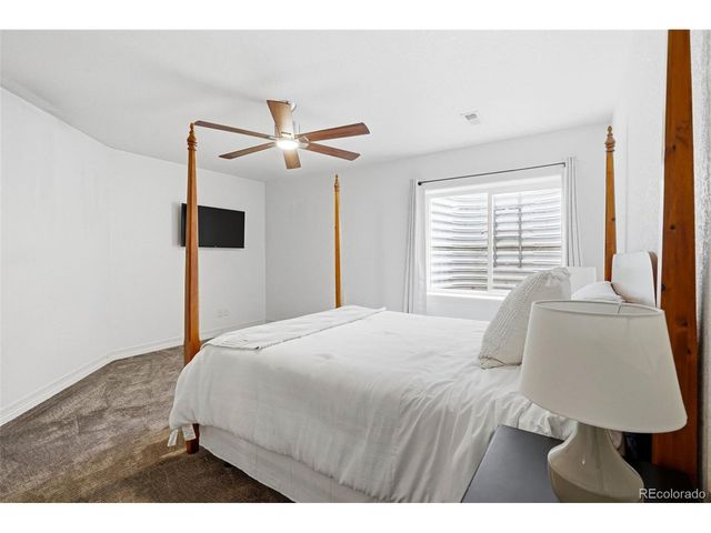 1744 Edgewater Pl, Longmont, CO 80504