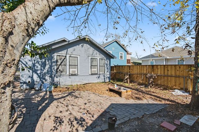 1222 Genova Street, Houston, TX 77009