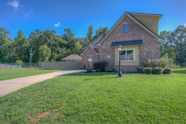 537 Dogwood South Lane, Haughton, LA 71037