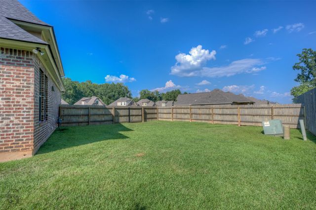 537 Dogwood South Lane, Haughton, LA 71037