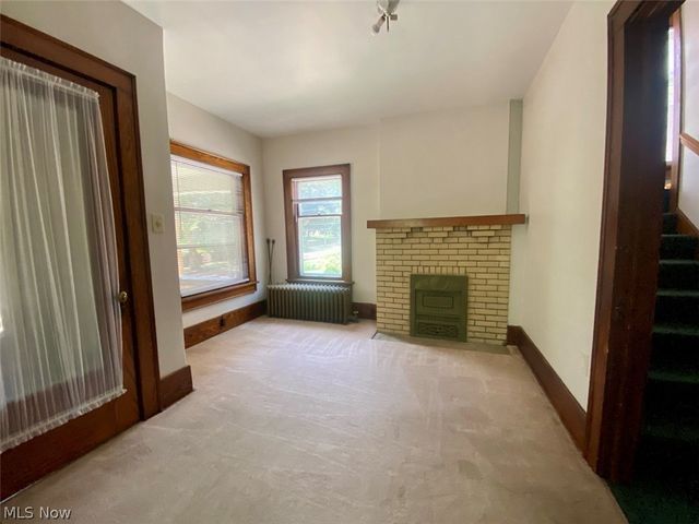 179 Oakdale Avenue, Akron, OH 44302