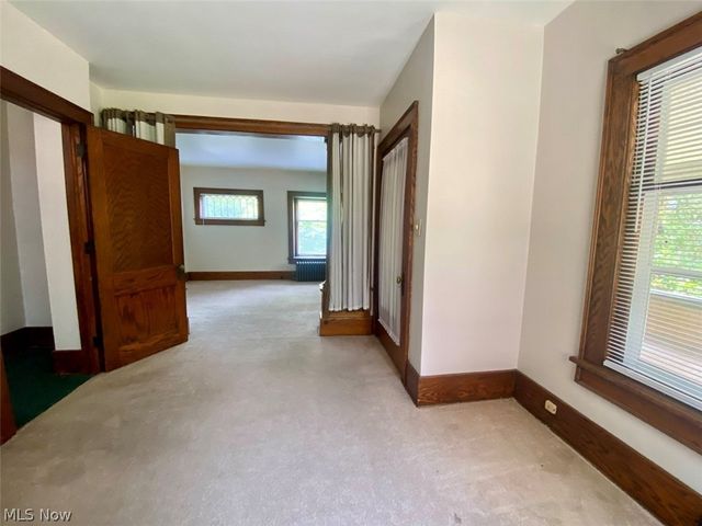 179 Oakdale Avenue, Akron, OH 44302