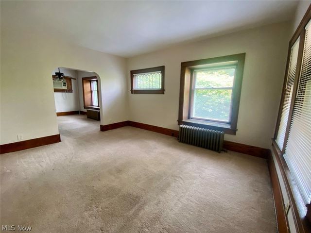 179 Oakdale Avenue, Akron, OH 44302