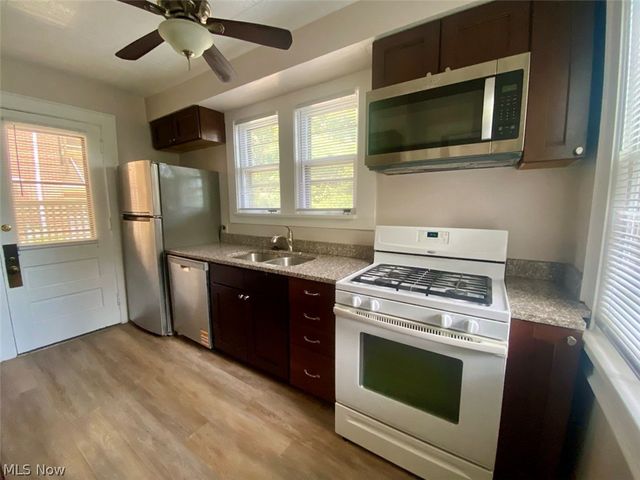 179 Oakdale Avenue, Akron, OH 44302