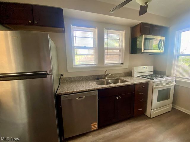 179 Oakdale Avenue, Akron, OH 44302