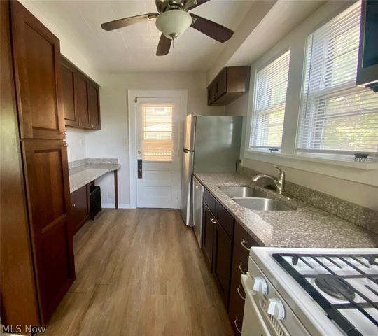 179 Oakdale Avenue, Akron, OH 44302