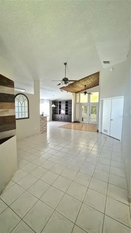 2240 STONEHEDGE LOOP, Kissimmee, FL 34743