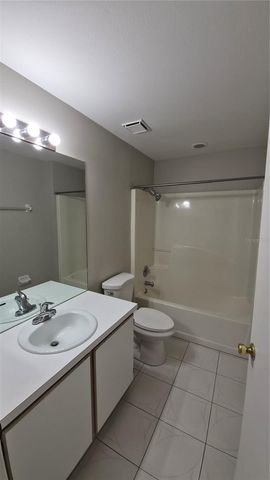 2240 STONEHEDGE LOOP, Kissimmee, FL 34743
