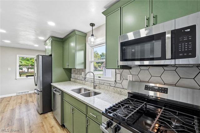 6392 W 130th Street, Brook Park, OH 44142